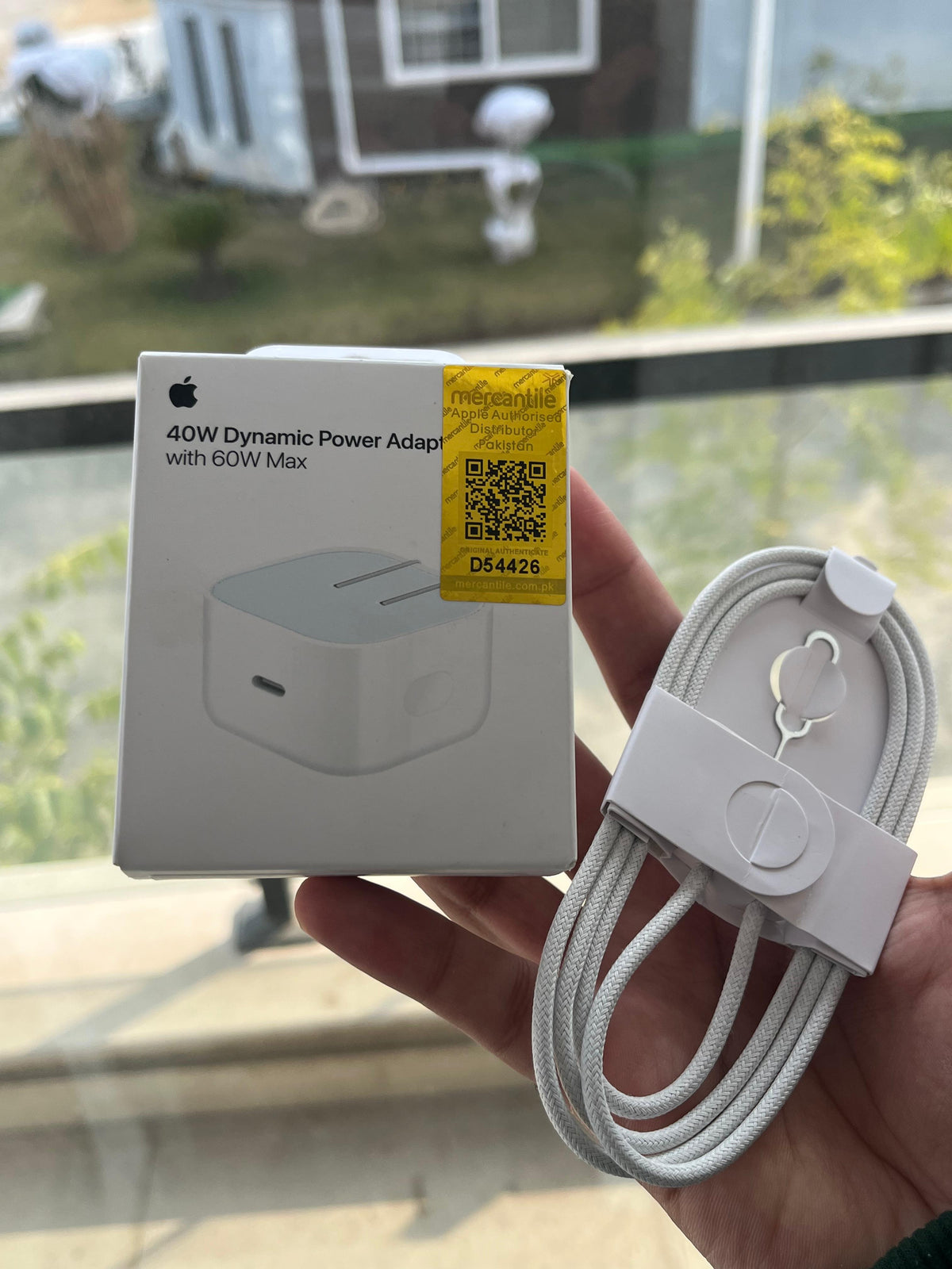 40W Dynamic Power Adapter With 60W Max + Braided Cable